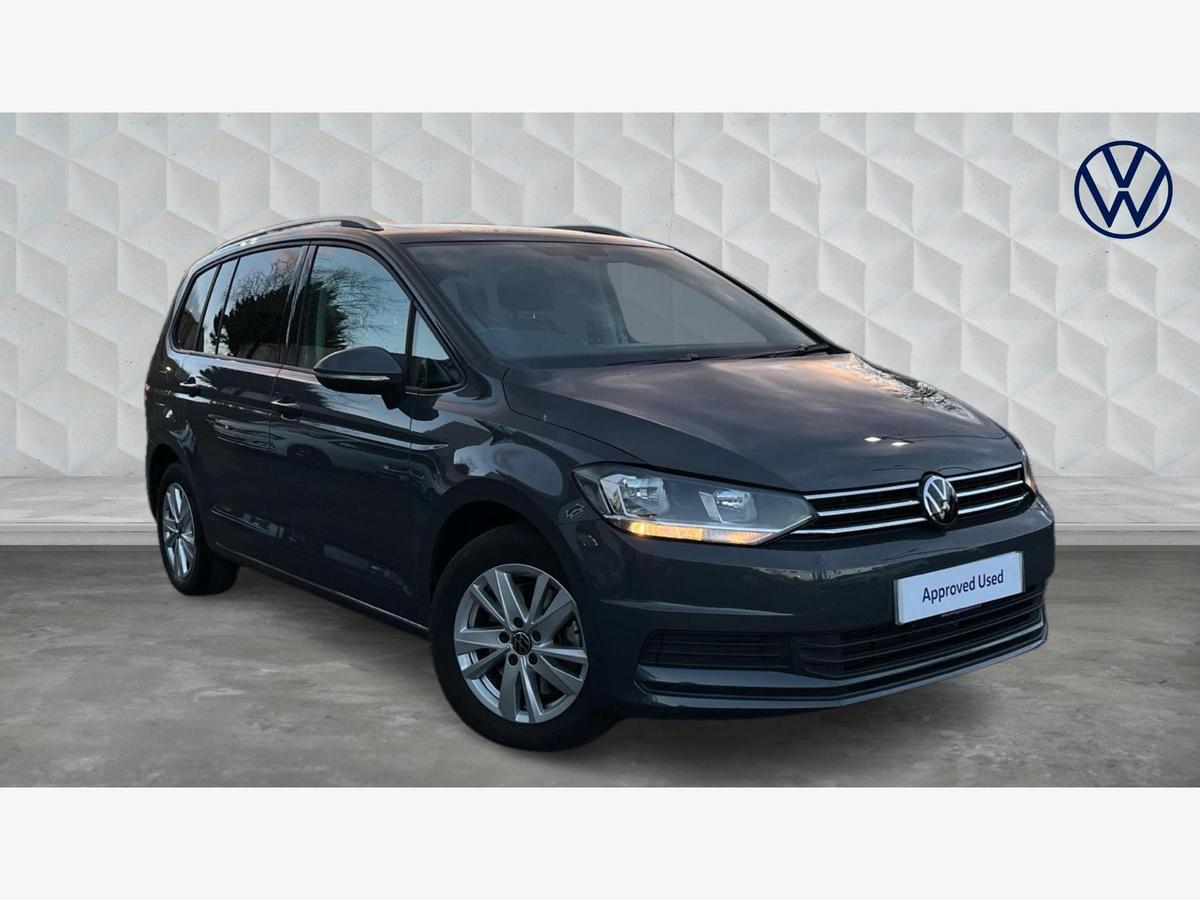 Main listing image - Volkswagen Touran