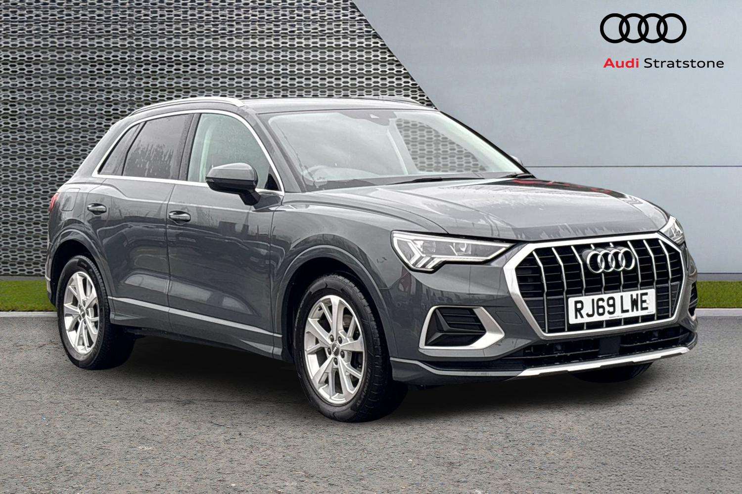 Main listing image - Audi Q3