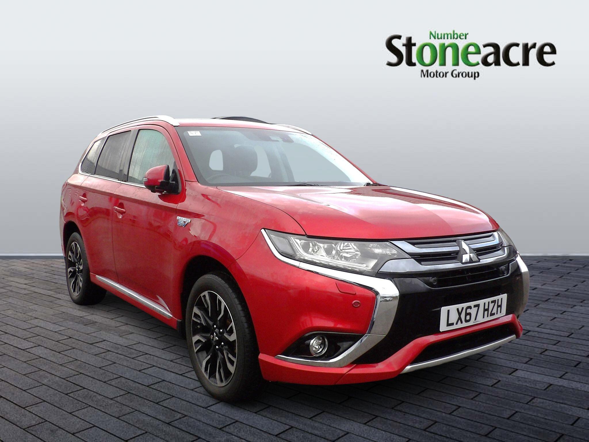 Main listing image - Mitsubishi Outlander