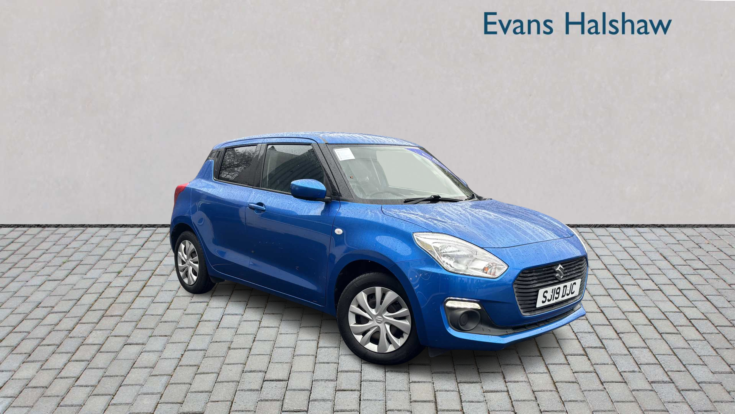 Main listing image - Suzuki Swift