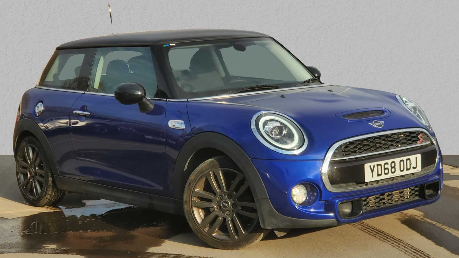 Main listing image - MINI Hatchback