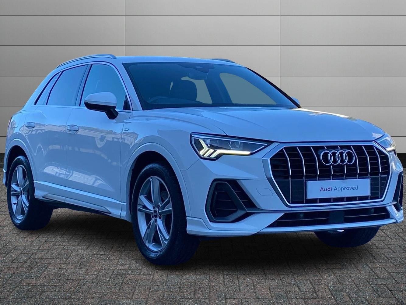 Main listing image - Audi Q3