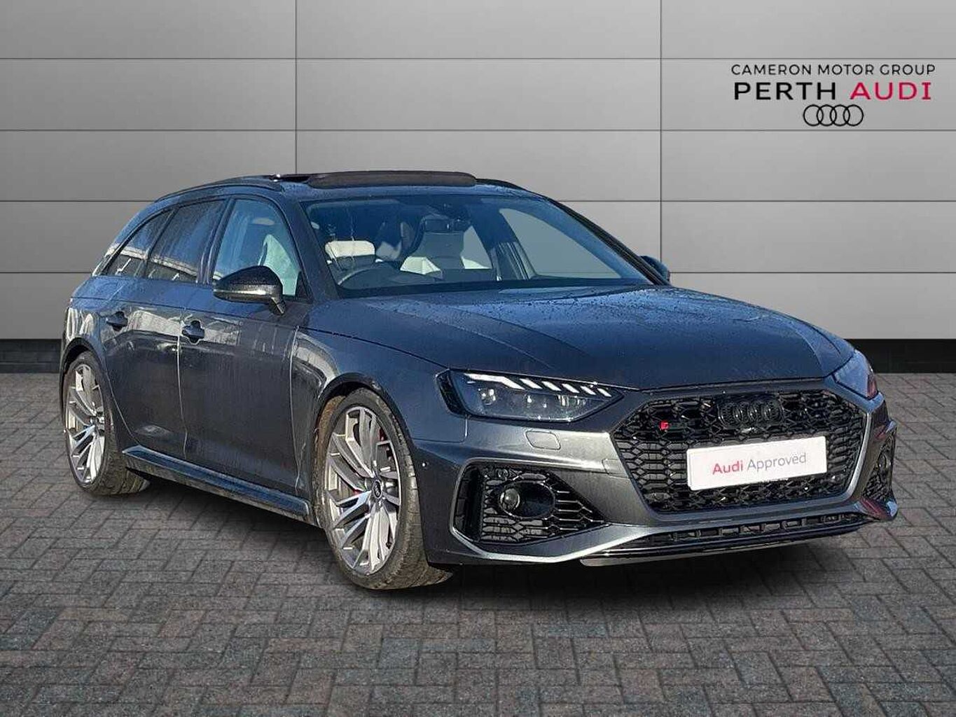 Main listing image - Audi RS4