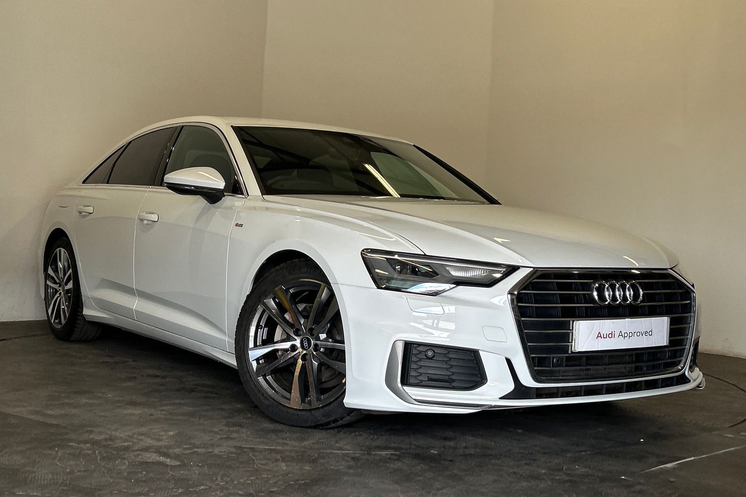 Main listing image - Audi A6