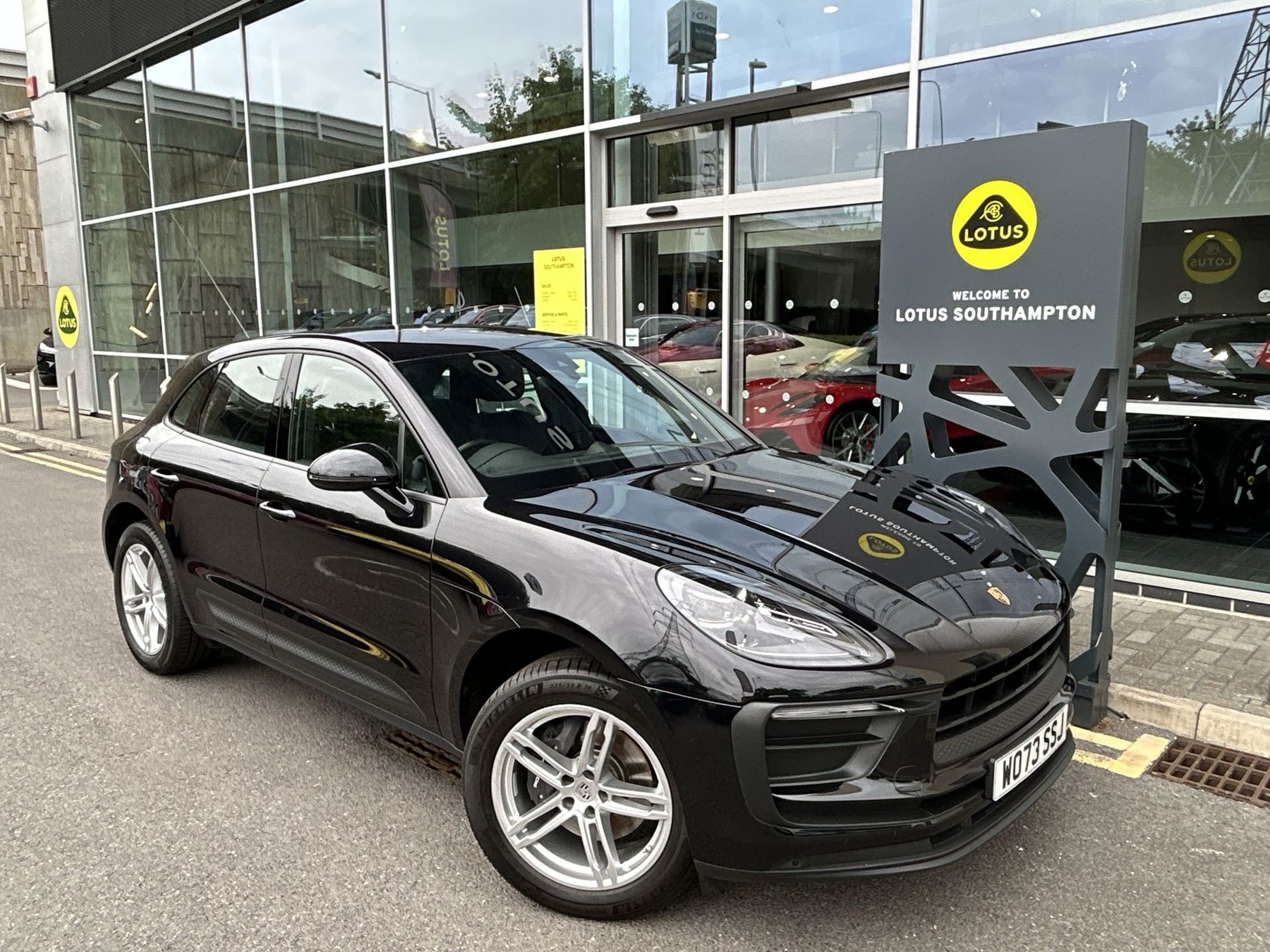 Main listing image - Porsche Macan