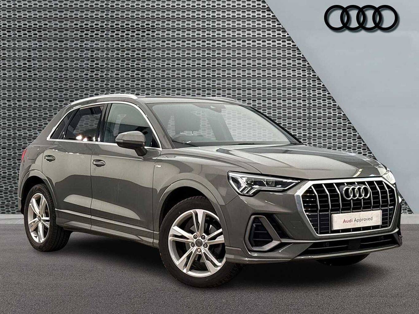 Main listing image - Audi Q3