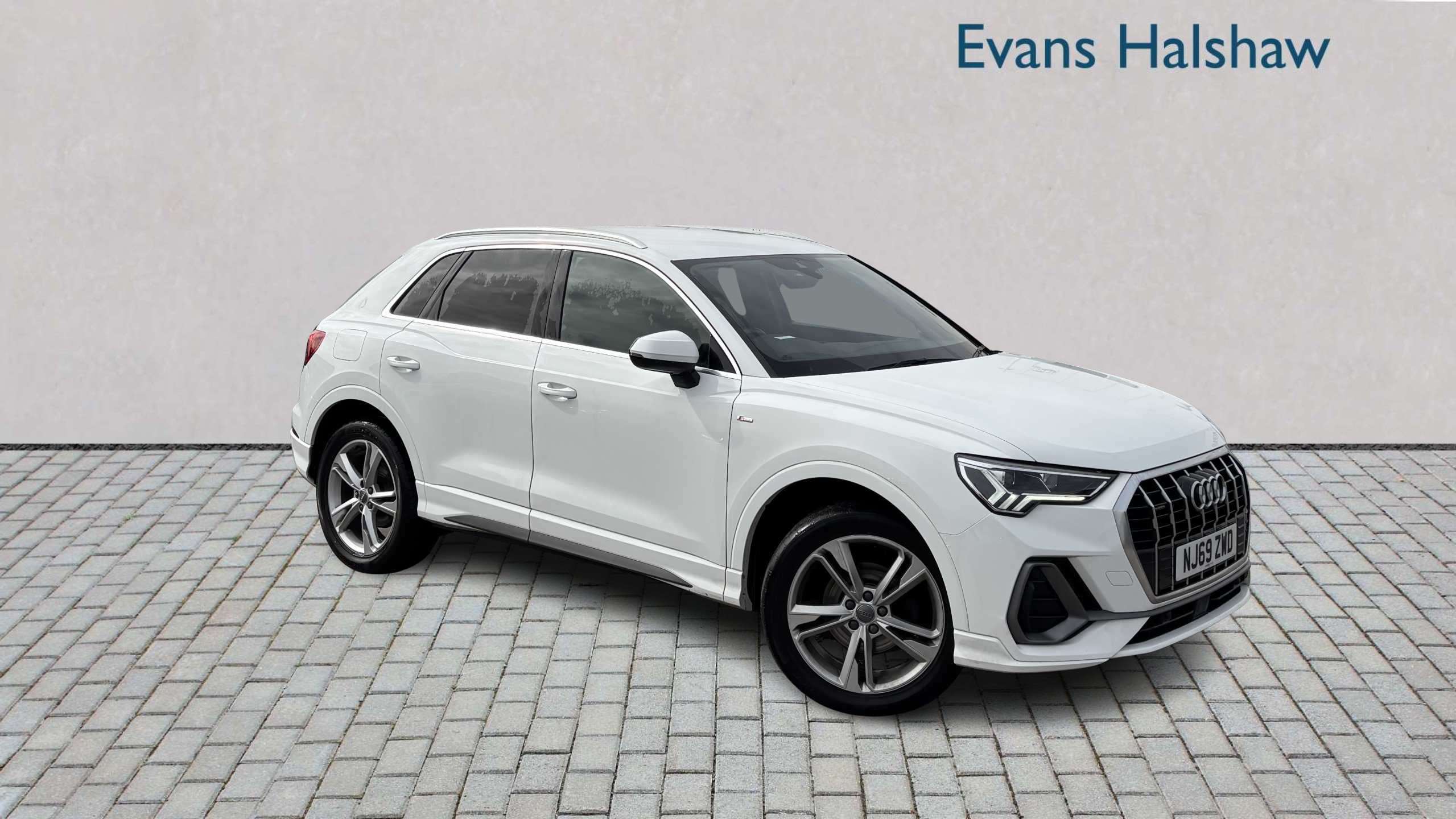 Main listing image - Audi Q3