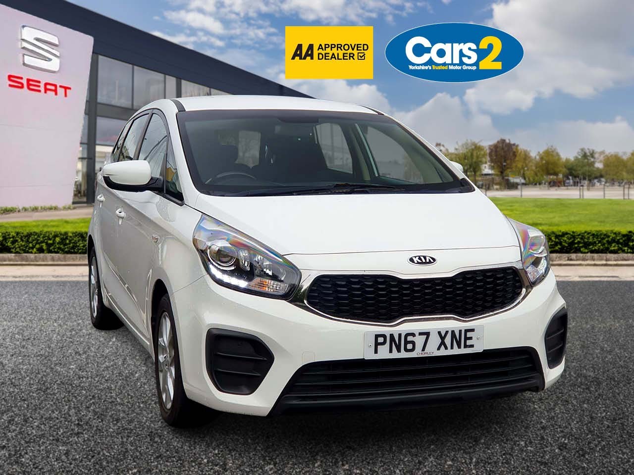 Main listing image - Kia Carens