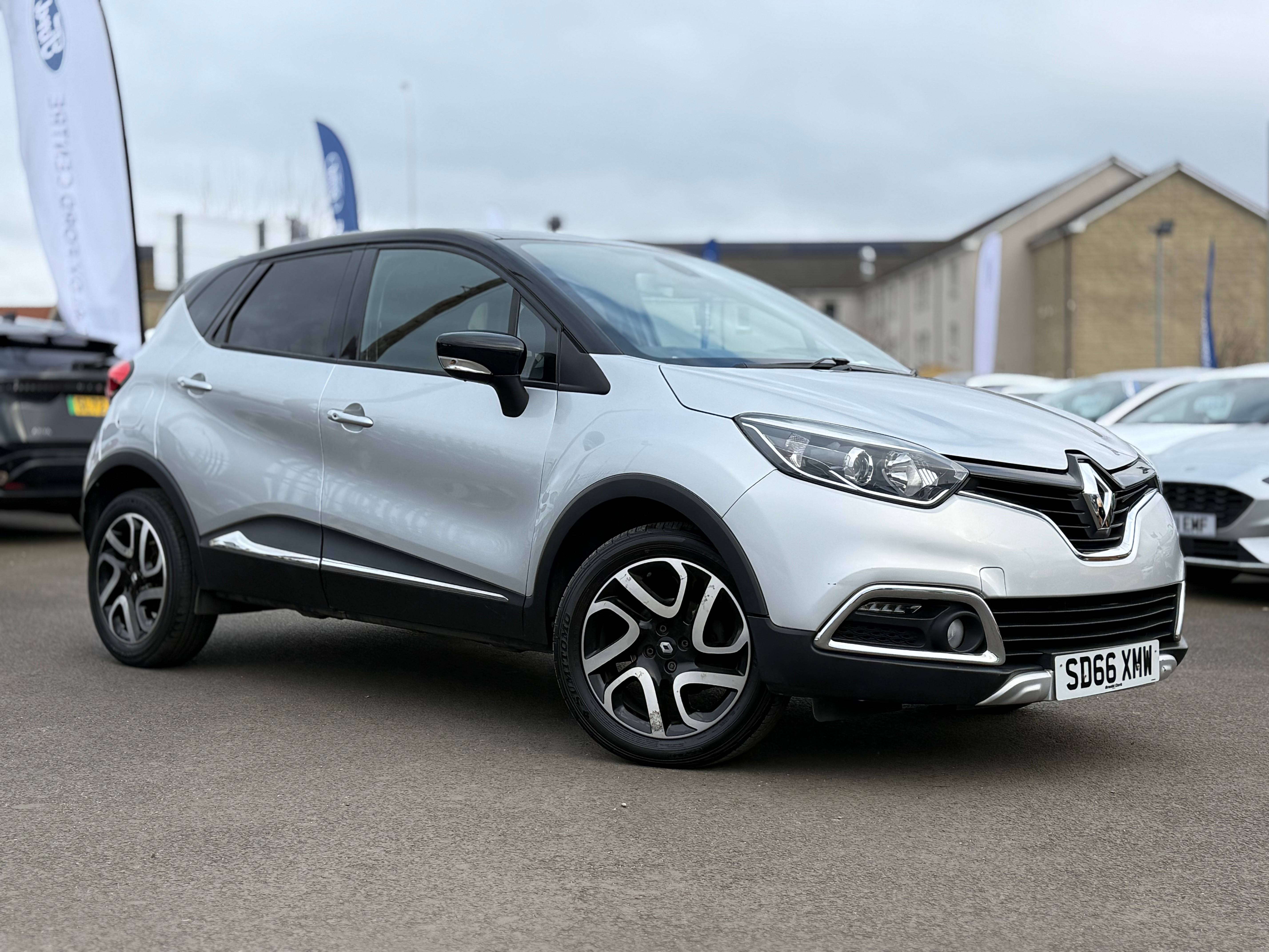 Main listing image - Renault Captur