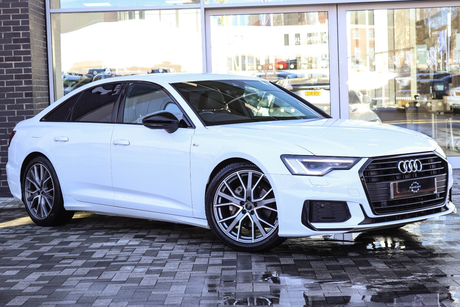 Main listing image - Audi A6