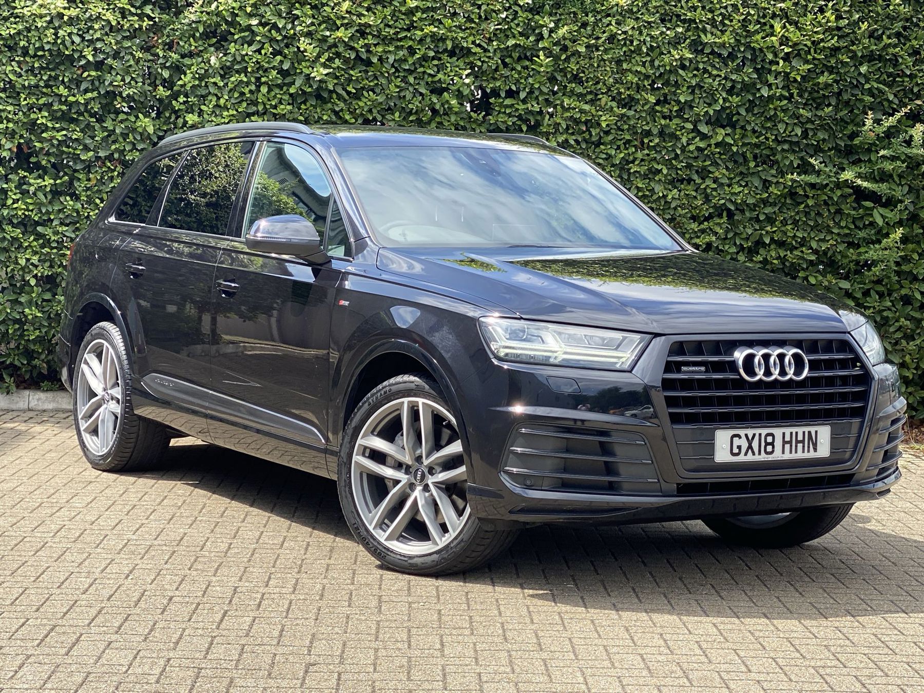 Main listing image - Audi Q7