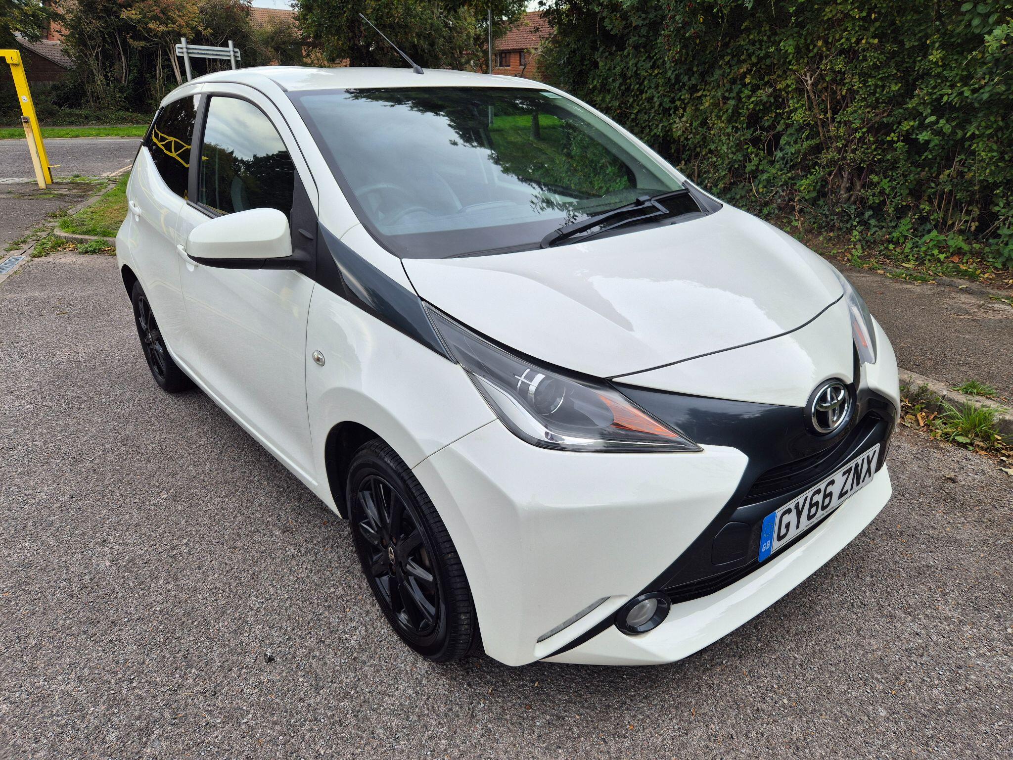 Main listing image - Toyota Aygo