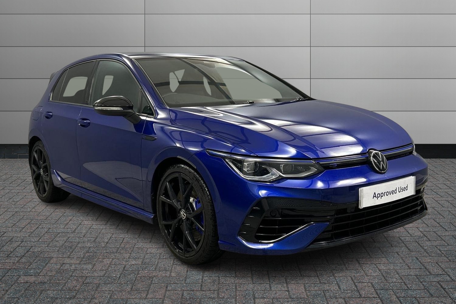 Main listing image - Volkswagen Golf R