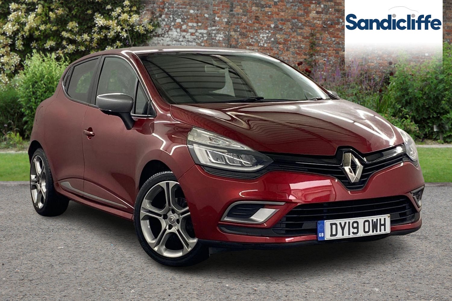 Main listing image - Renault Clio