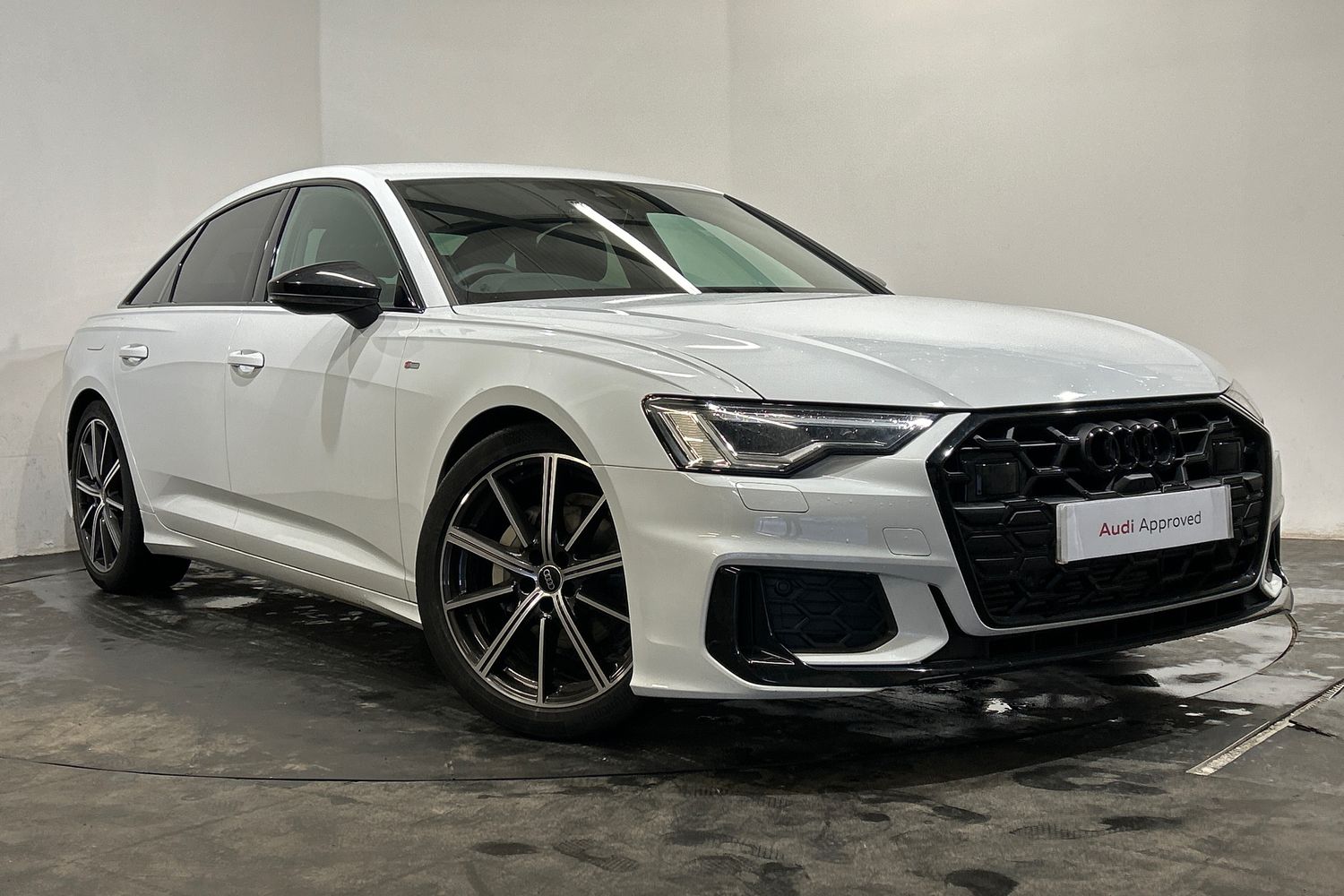 Main listing image - Audi A6