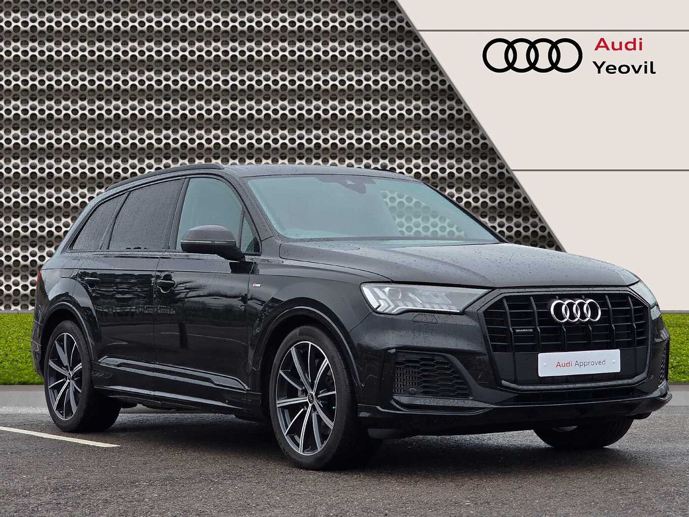 Main listing image - Audi Q7