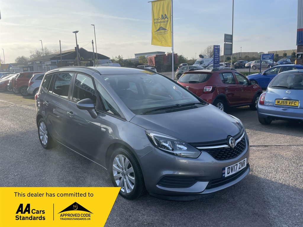 Main listing image - Vauxhall Zafira