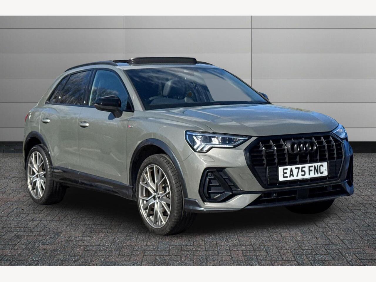 Main listing image - Audi Q3