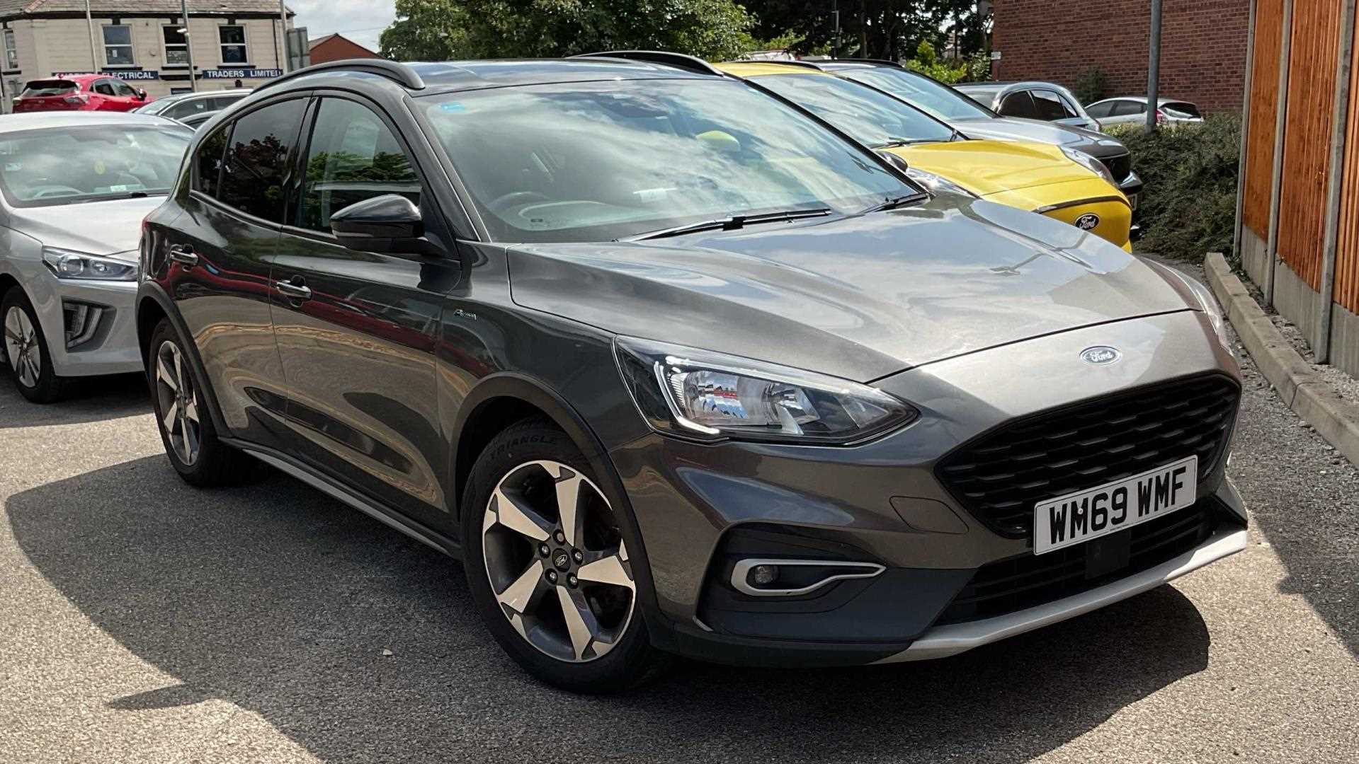 Main listing image - Ford Focus Active