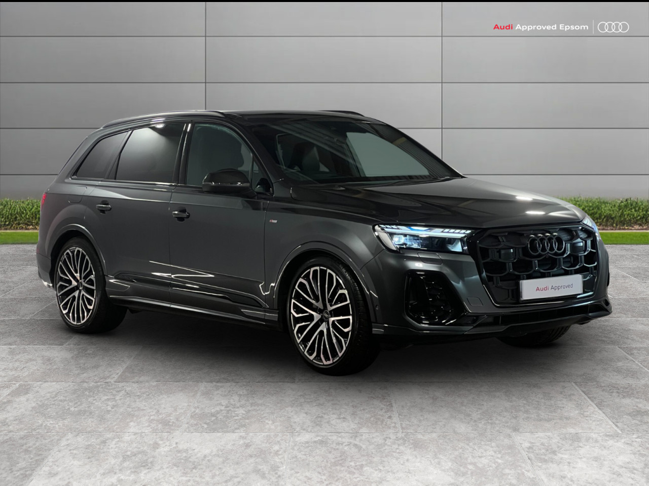 Main listing image - Audi Q7