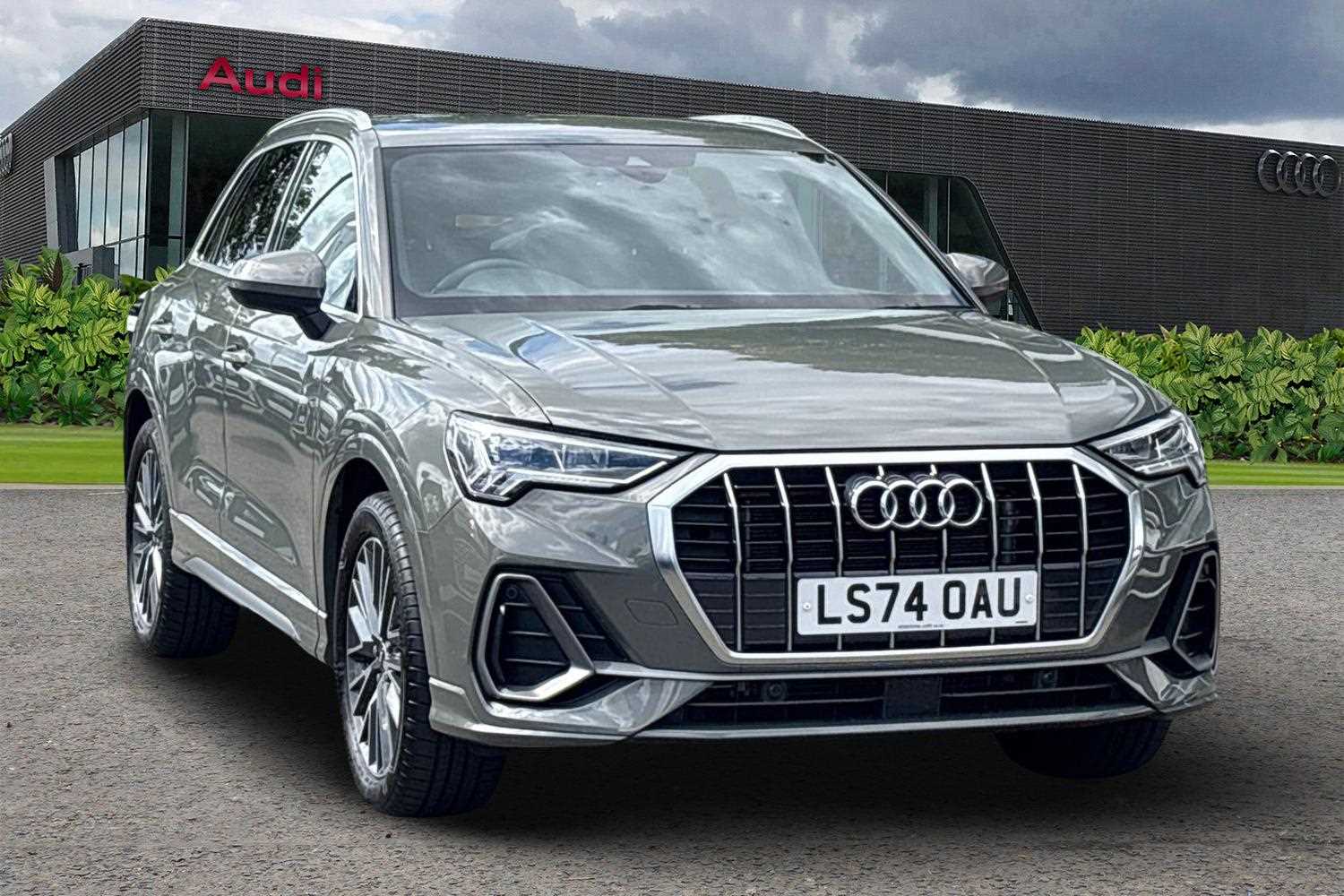 Main listing image - Audi Q3