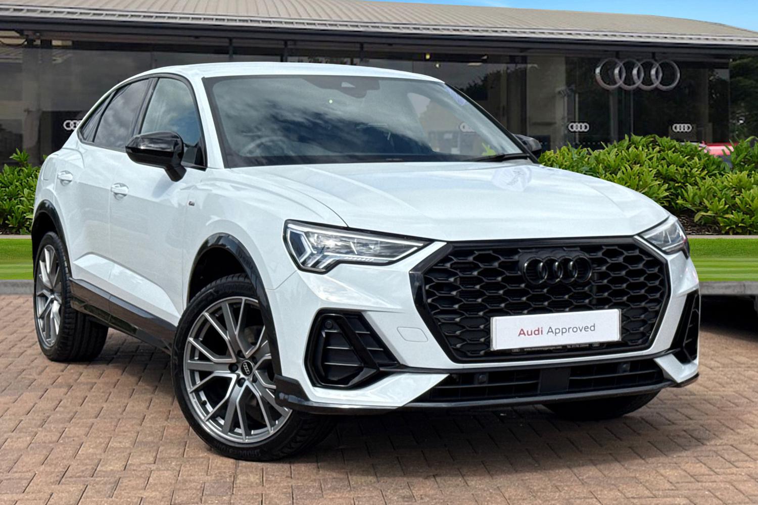 Main listing image - Audi Q3