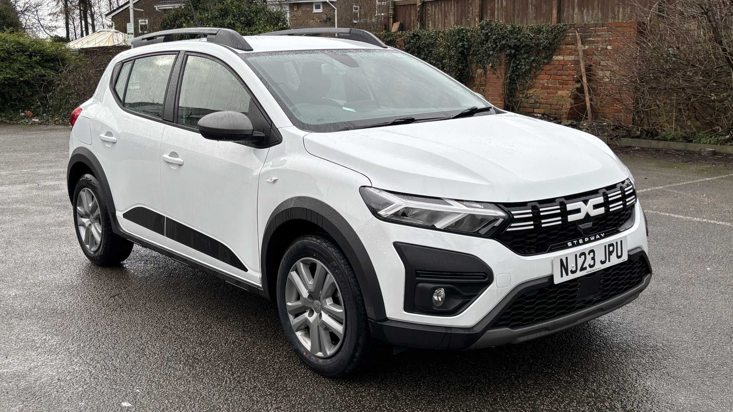 Main listing image - Dacia Sandero Stepway