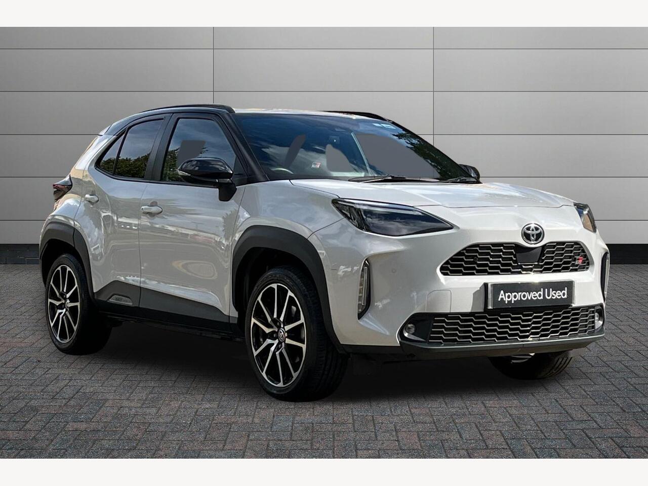 Main listing image - Toyota Yaris Cross