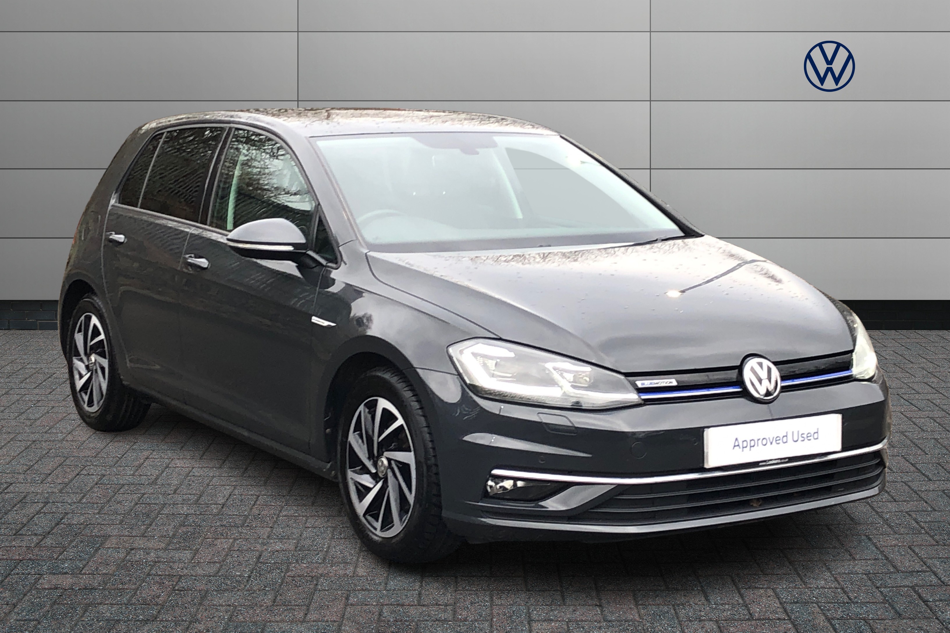 Main listing image - Volkswagen Golf