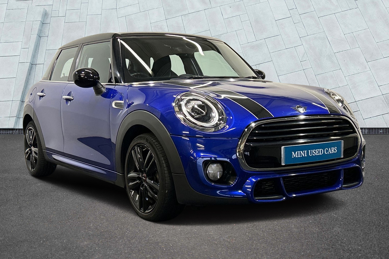 Main listing image - MINI Hatchback 5dr