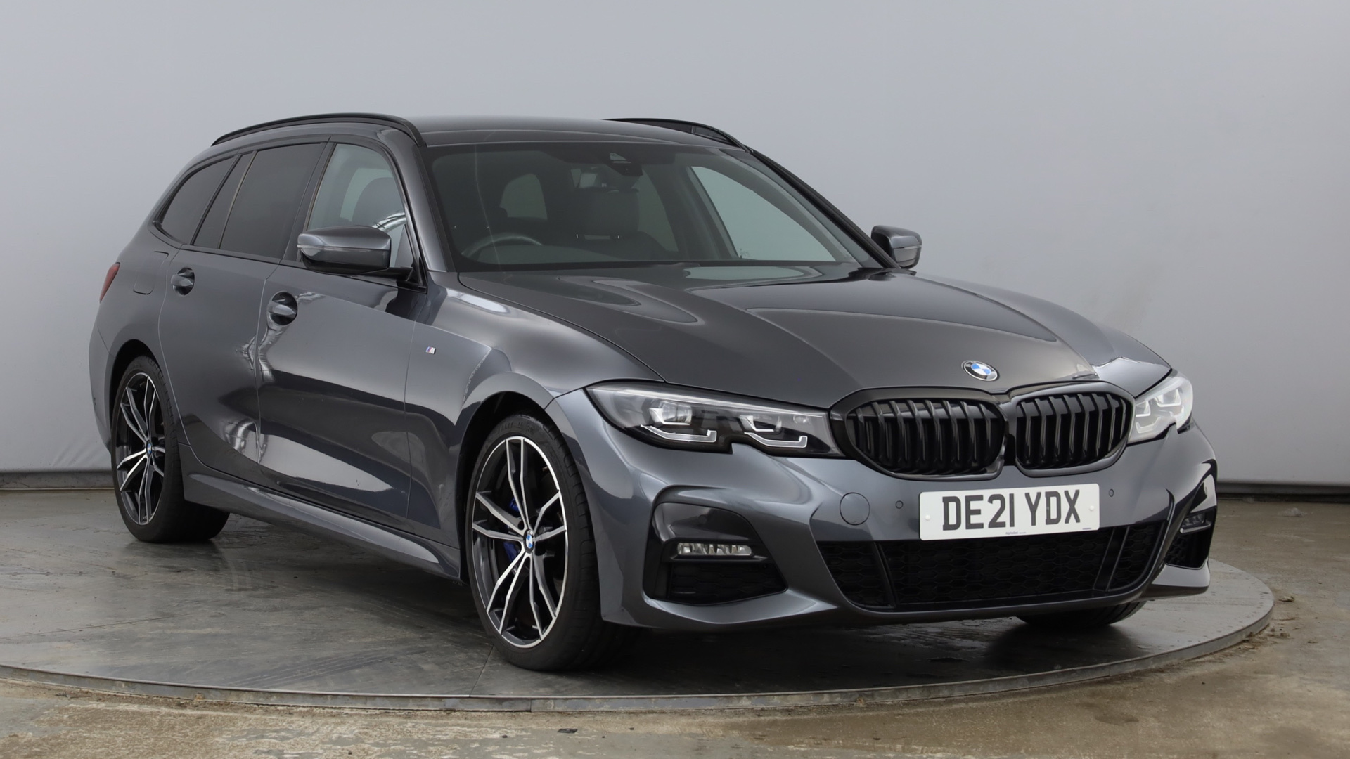Main listing image - BMW 3 Series Touring