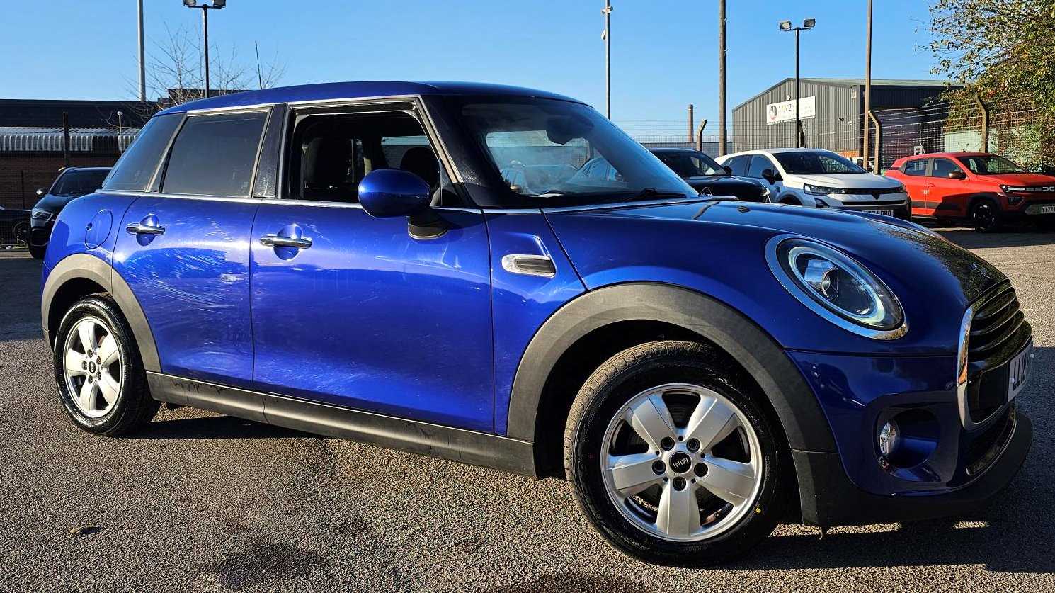 Main listing image - MINI Hatchback 5dr