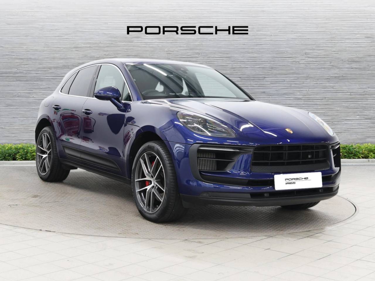 Main listing image - Porsche Macan