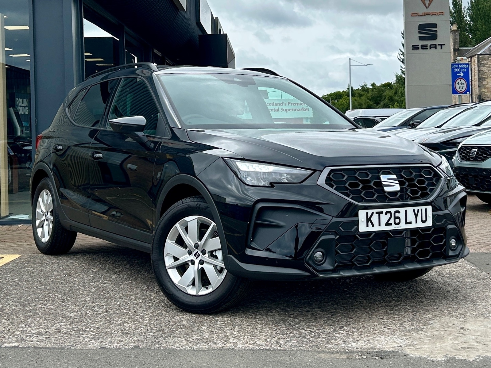 Main listing image - SEAT Arona