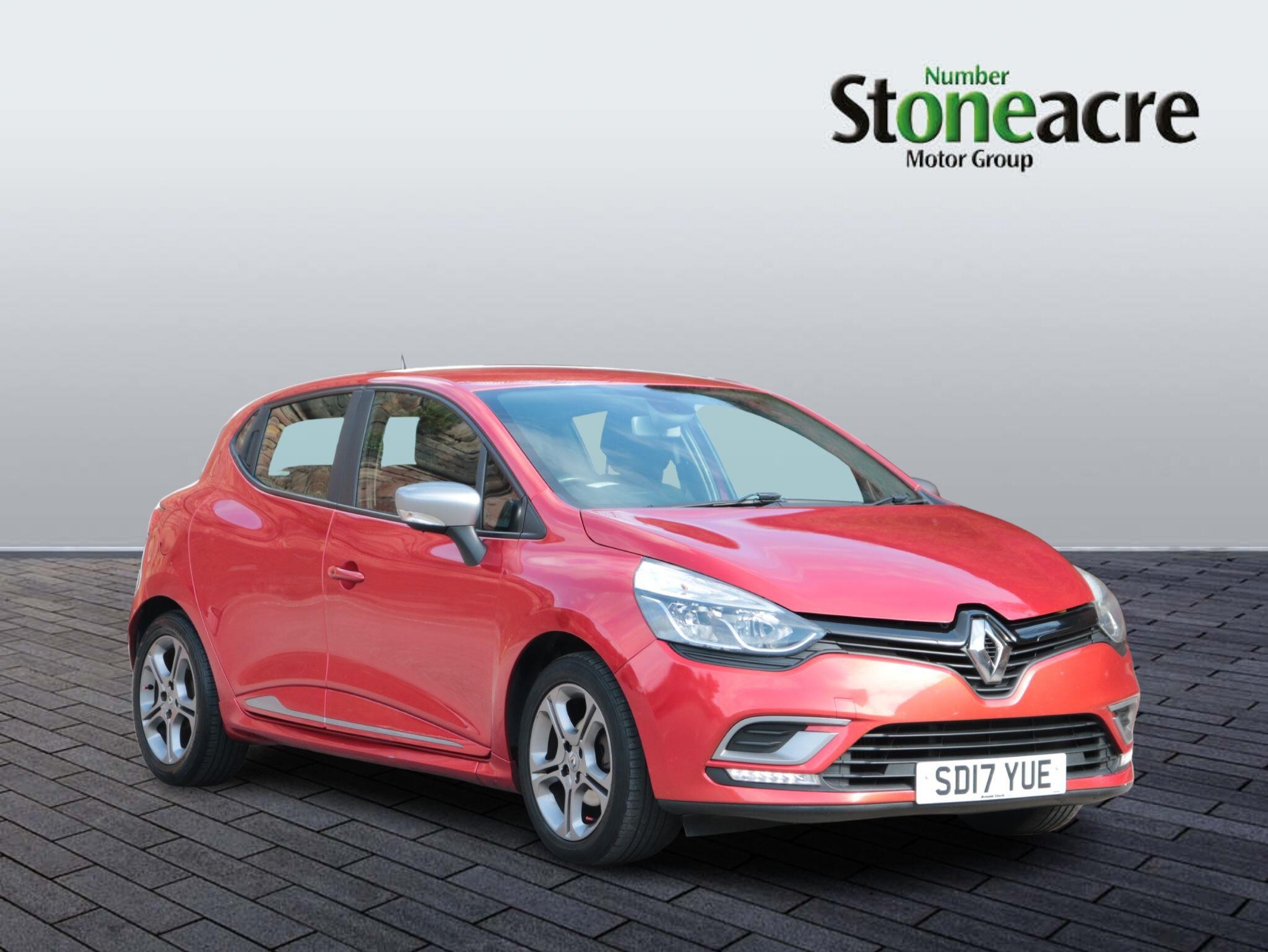 Main listing image - Renault Clio