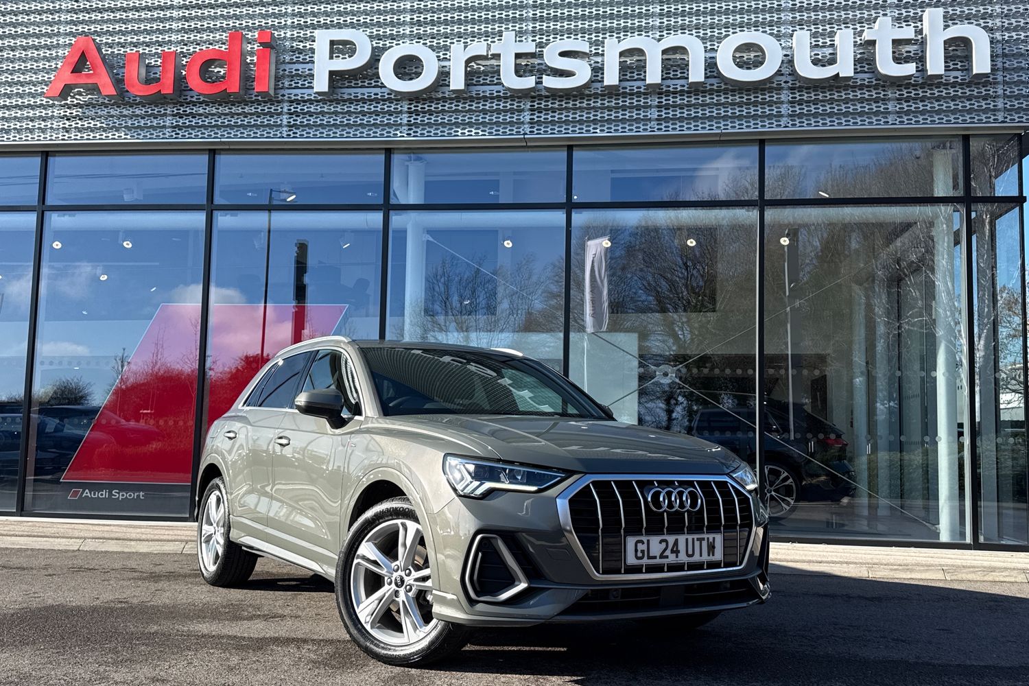 Main listing image - Audi Q3
