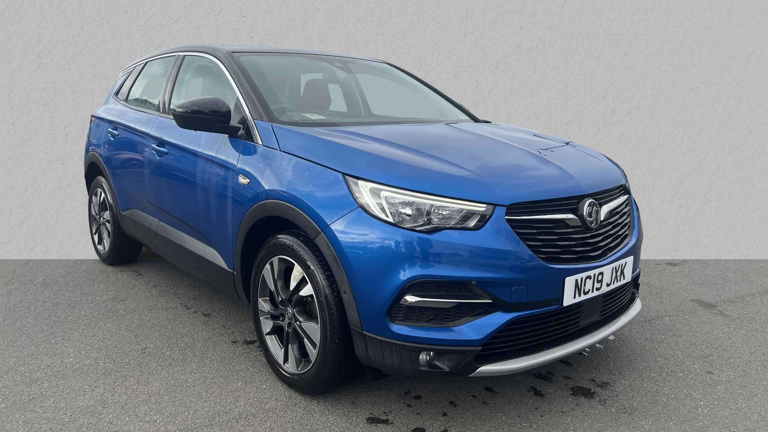 Main listing image - Vauxhall Grandland X
