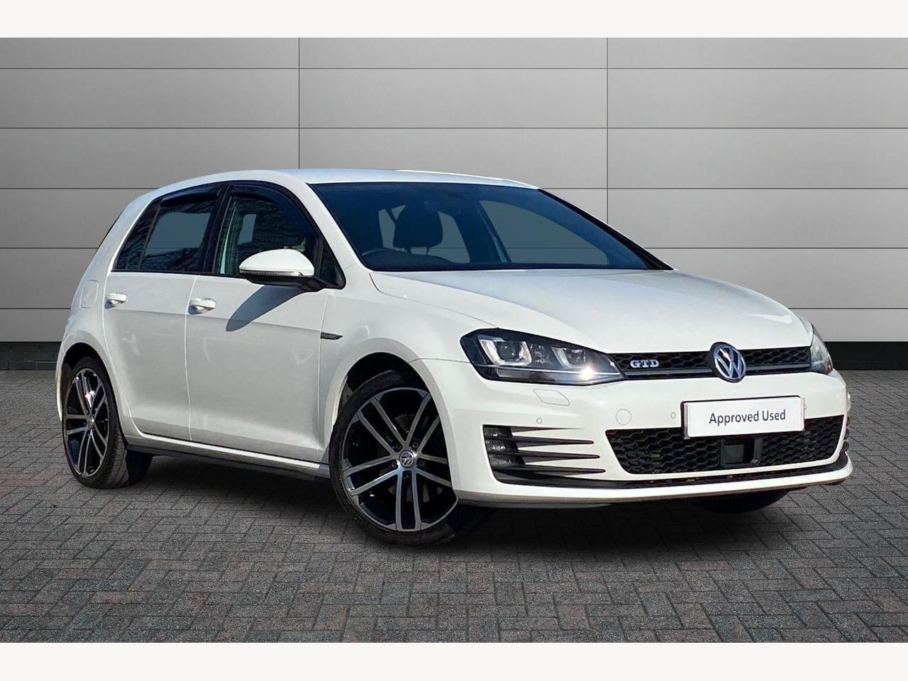 Main listing image - Volkswagen Golf