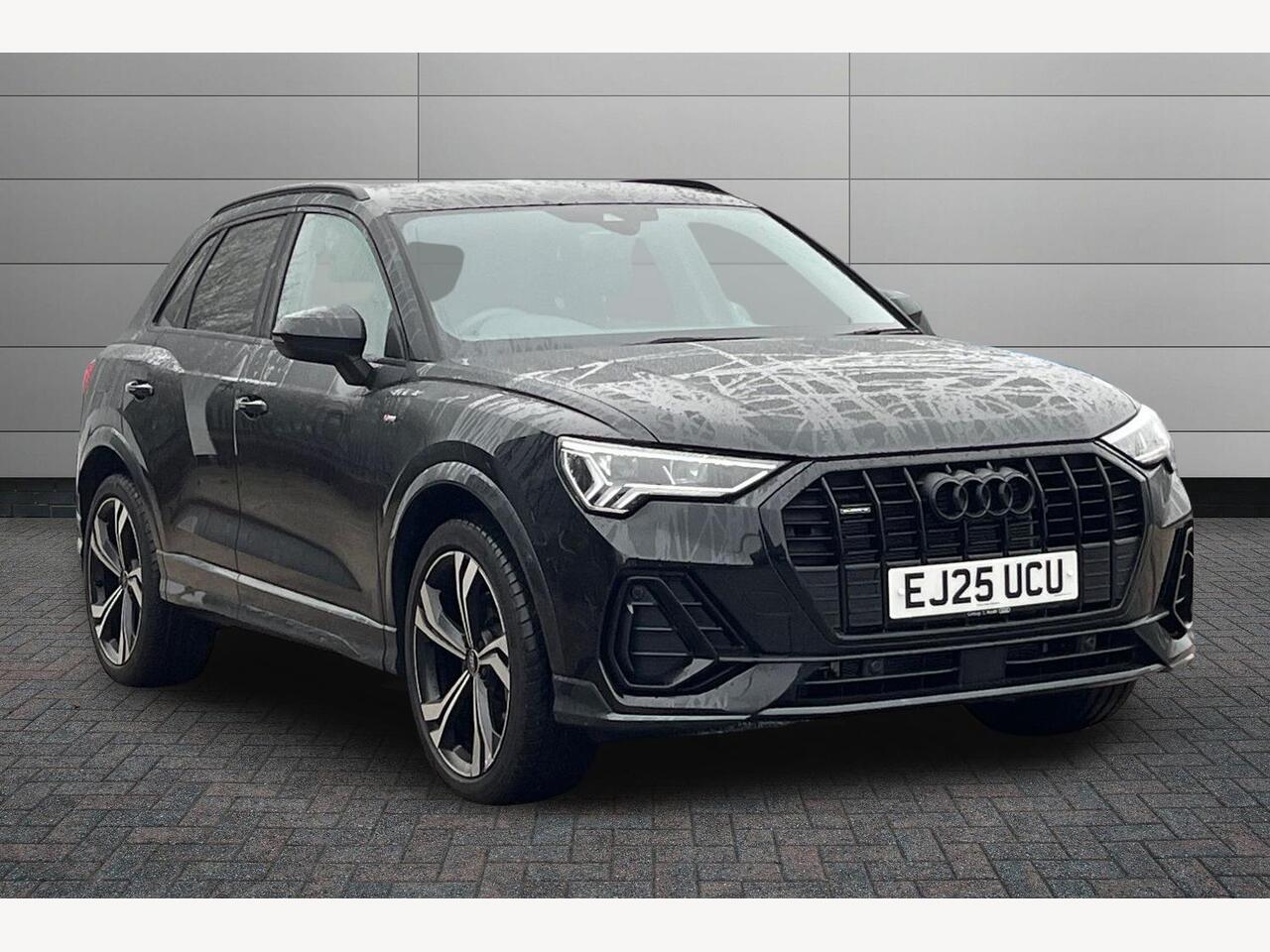 Main listing image - Audi Q3