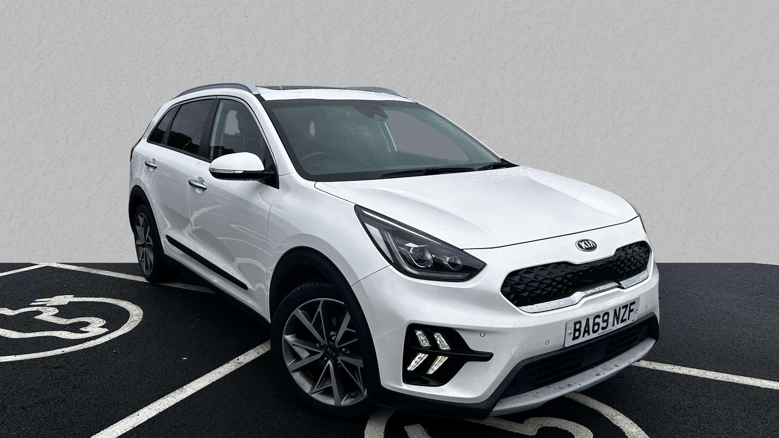 Main listing image - Kia Niro