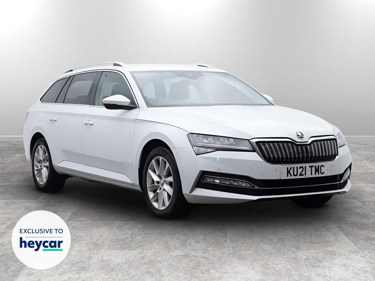 Main listing image - Skoda Superb Estate