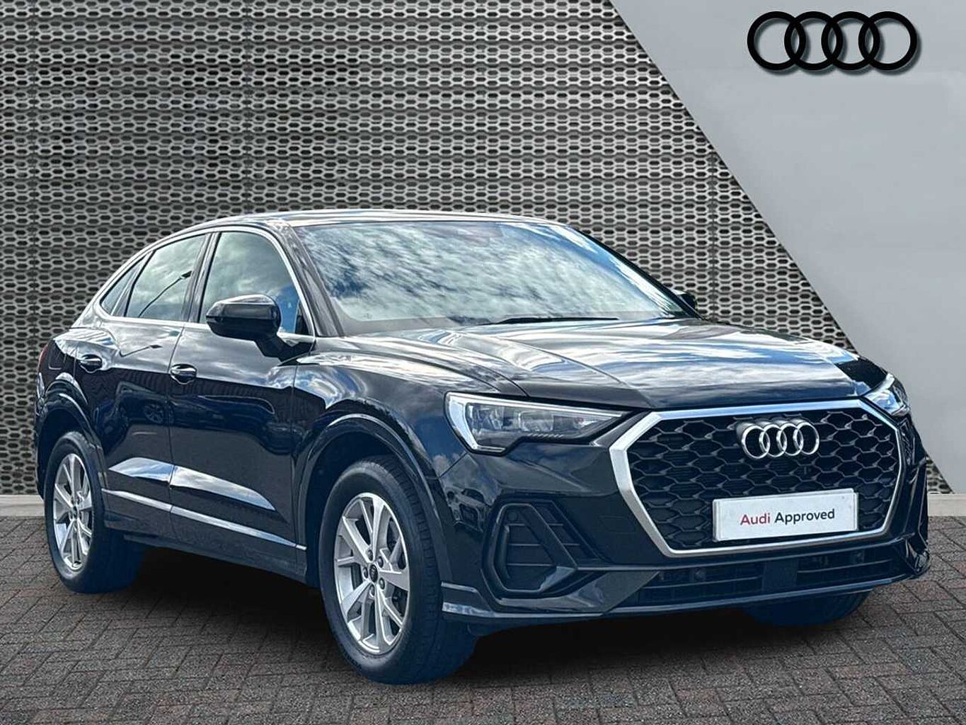 Main listing image - Audi Q3