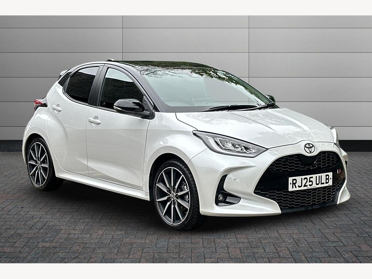 Main listing image - Toyota Yaris