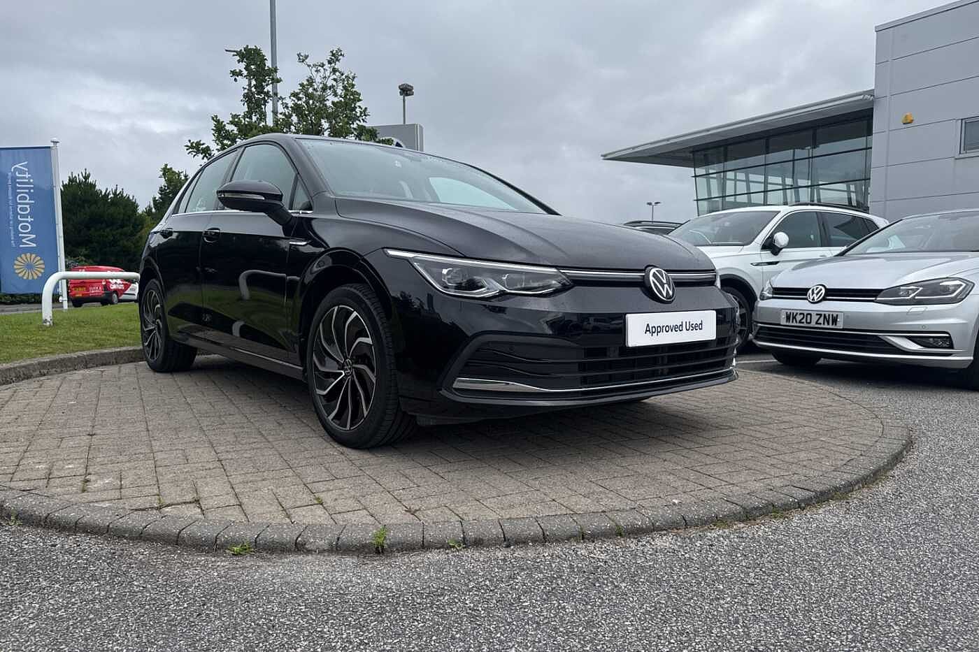 Main listing image - Volkswagen Golf