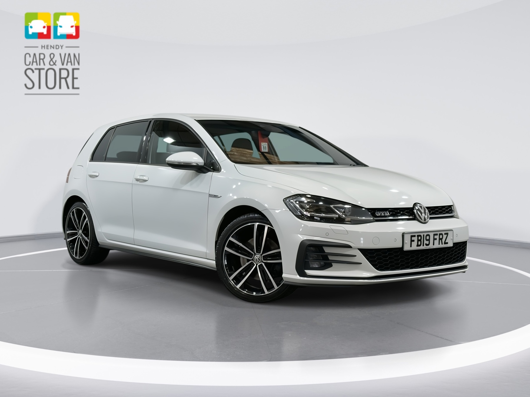 Main listing image - Volkswagen Golf