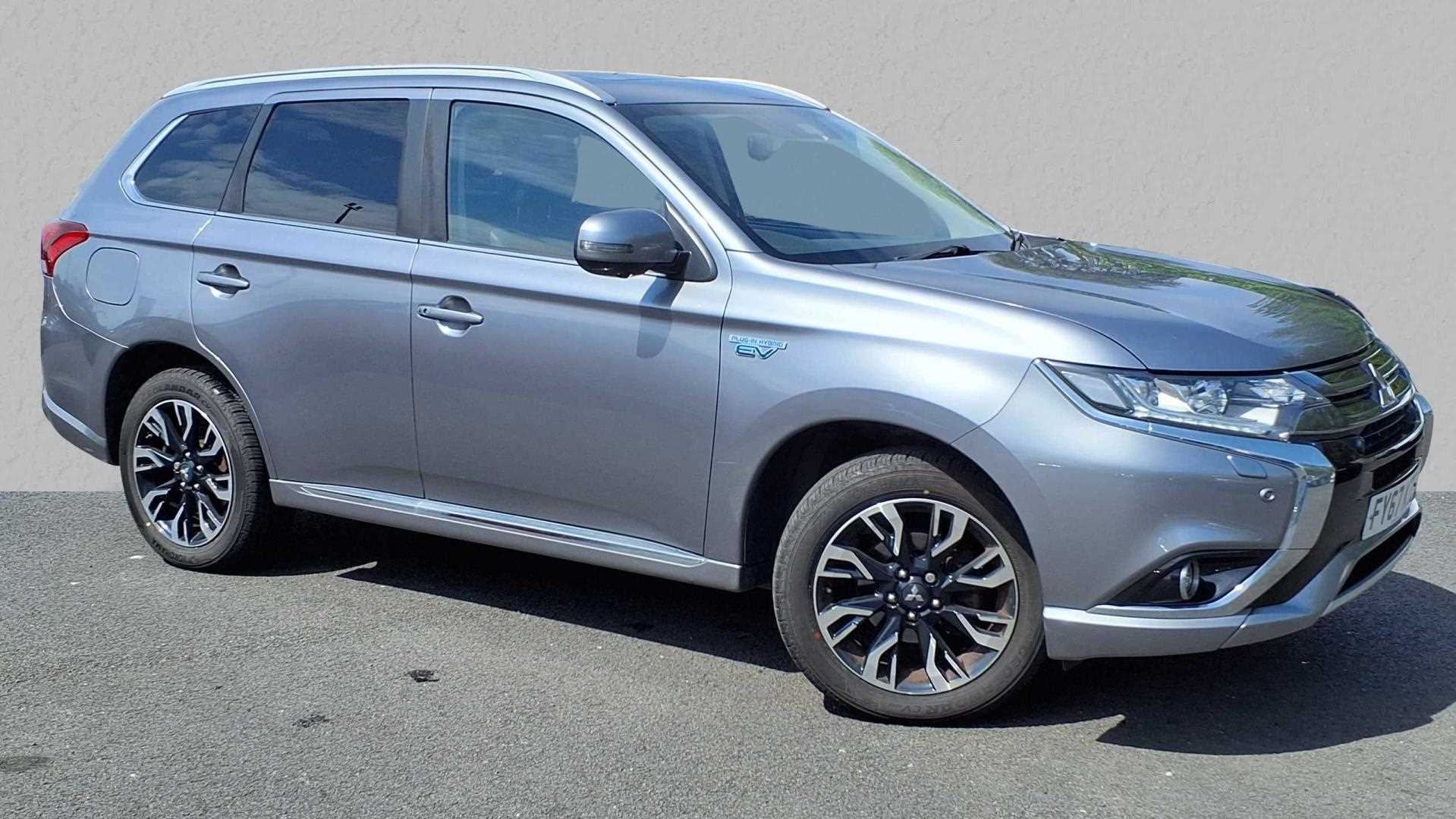 Main listing image - Mitsubishi Outlander