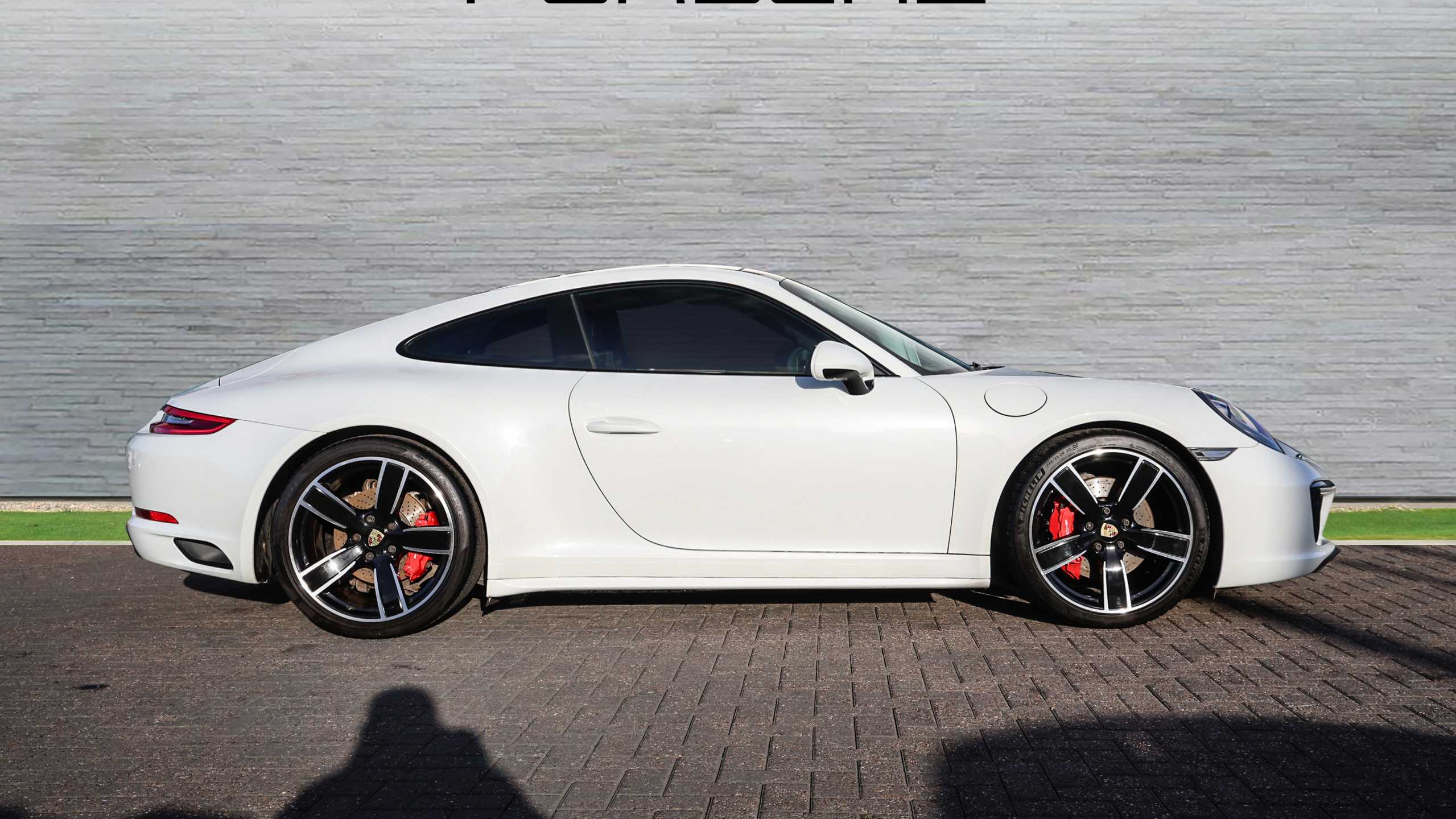 Main listing image - Porsche 911