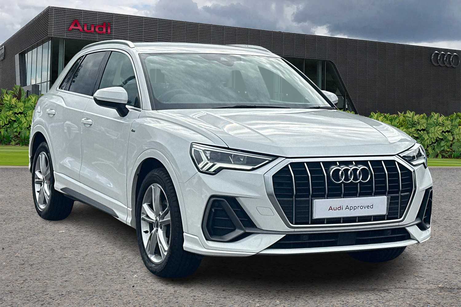 Main listing image - Audi Q3