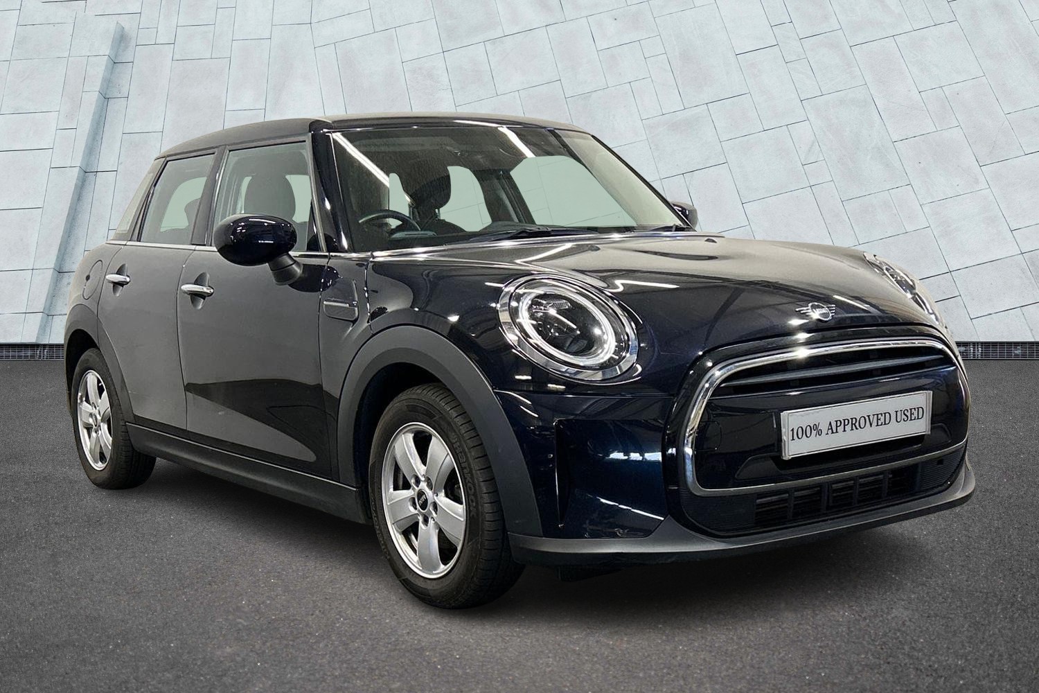 Main listing image - MINI Hatchback 5dr