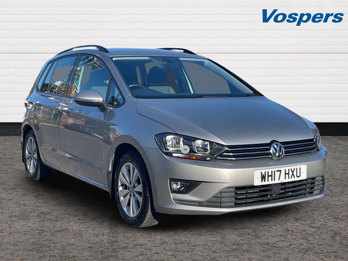 Main listing image - Volkswagen Golf SV